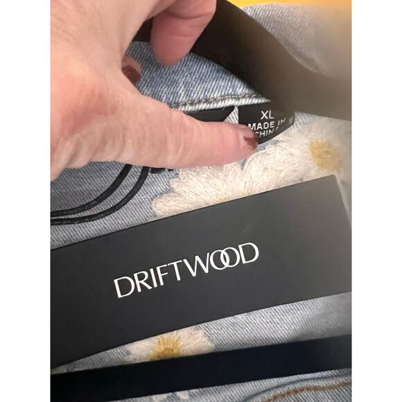 Driftwood Daisy Embroidered Denim Jean Jacket XL New - Picture 6 of 9